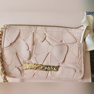 Preowned Betsey Johnson hanging bow clutch‎
